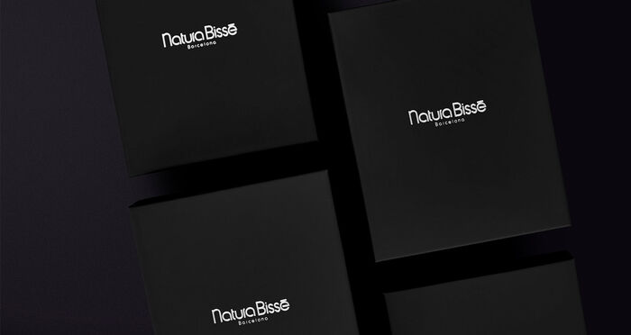 add a touch of color to your black friday - Natura Bissé