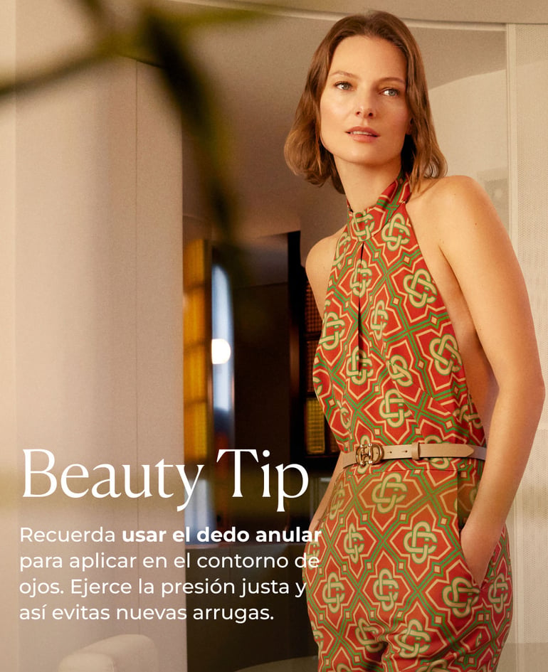Beauty Tip Recuerda usar el dedo anular para aplicar en el contorno de ojos. Ejerce la presi&oacute;n justa y as&iacute; evitas nuevas arrugas. 
