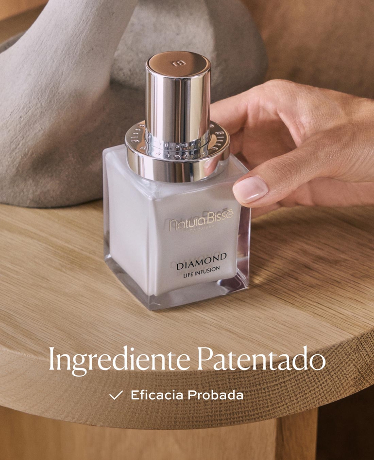 INGREDIENTE PATENTADO, EFICACIA PROBADA  Los Bio-Magnet Nanosomes son un activo natural patentado* con acción retinol-like  *US Patent 10,993,905