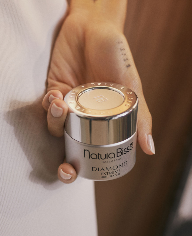 diamond extreme cream – light texture - Moisturisers - Natura Bissé