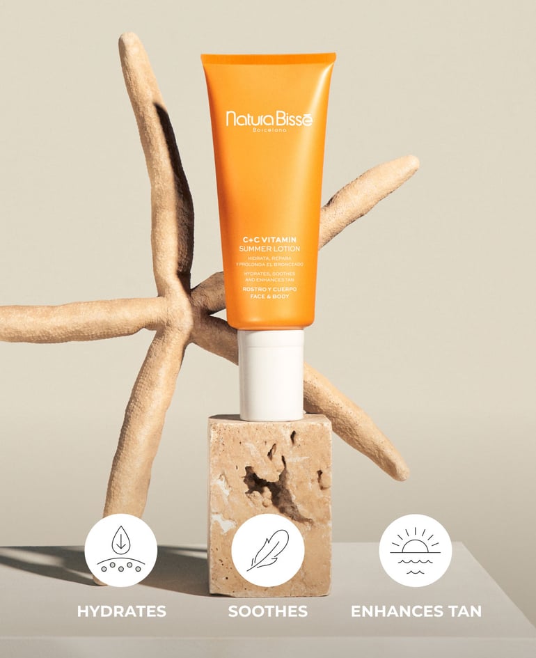 HYDRATES SOOTHES ENHANCES TAN