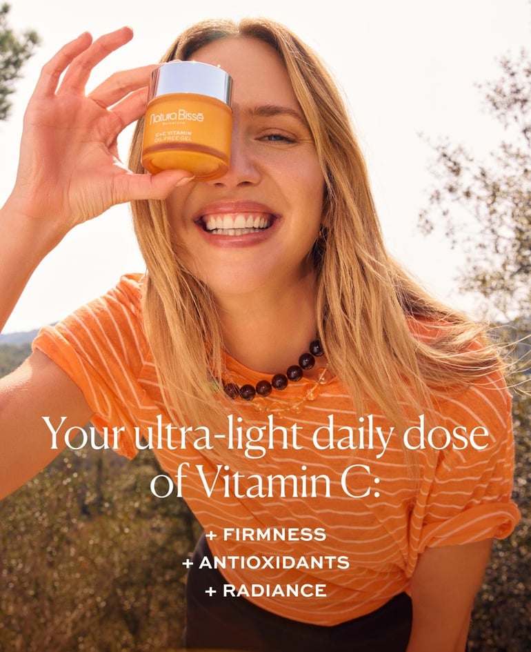 YOUR ULTRA-LIGHT DAILY DOSE OF VITAMIN C: ✓ Improves firmness ✓ Provides antioxidant action ✓ Reveals radiance without shine