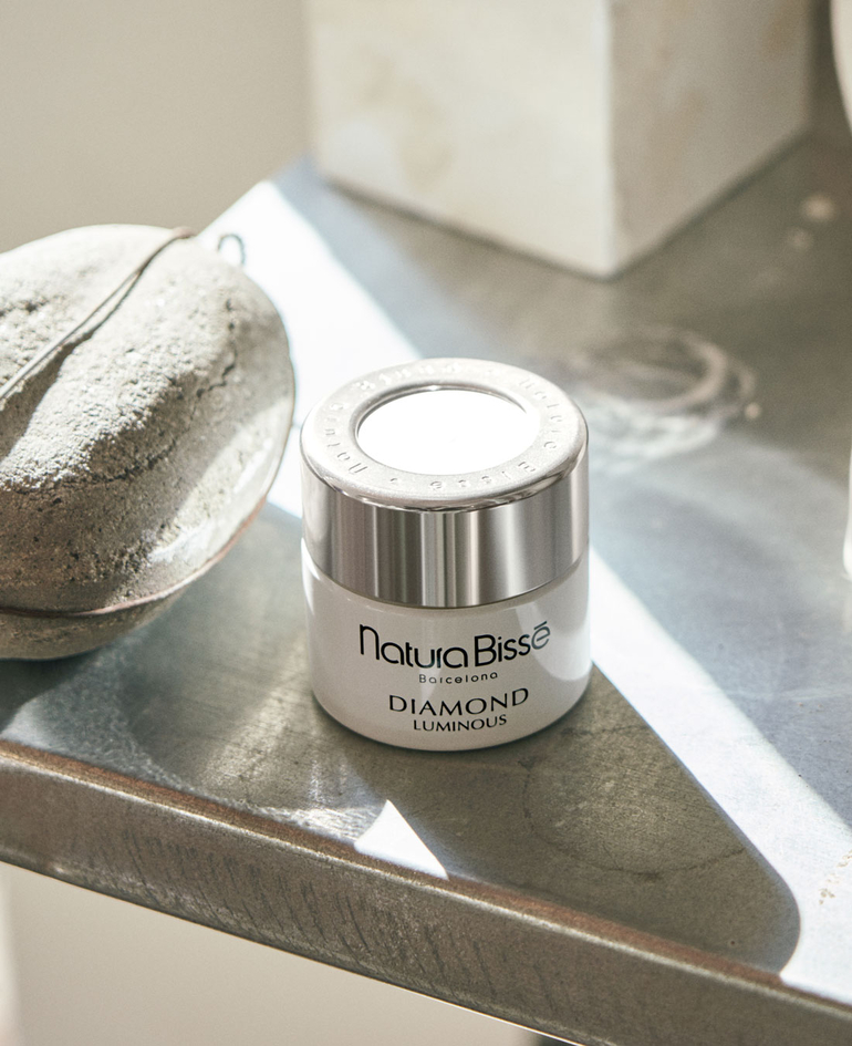 DIAMOND LUMINOUS PERFECTING CREAM