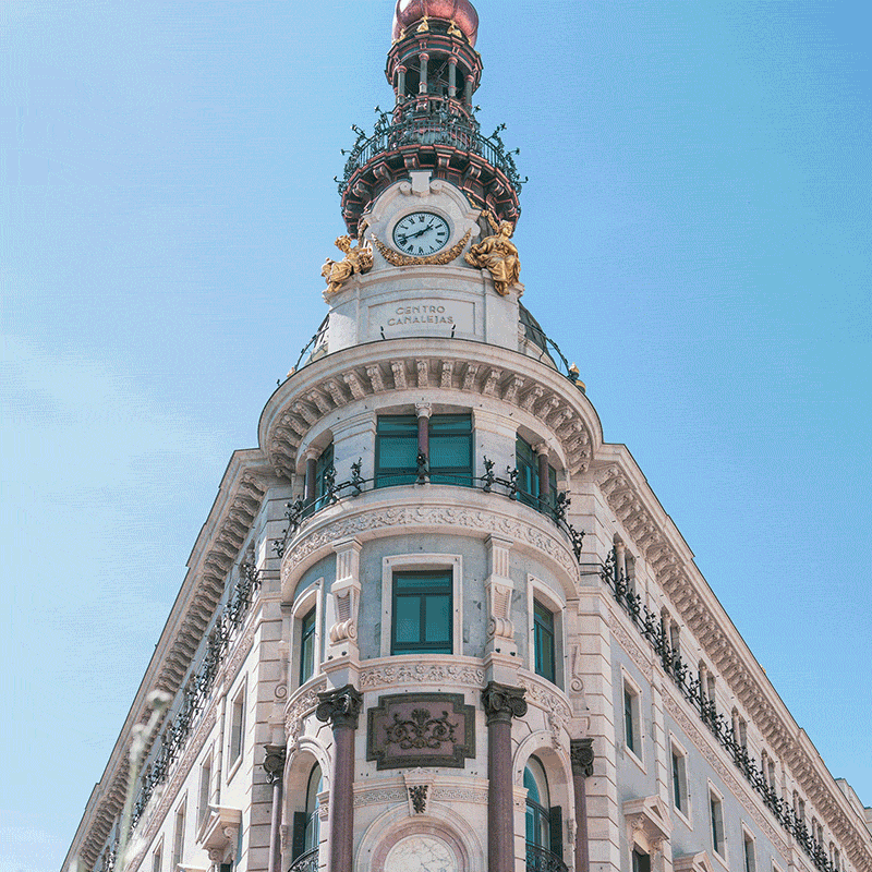 48-hours with in-vogue photographer Pablo di Prima. The ultimate wellness trip with the photographer and the travel curator in Vogue.