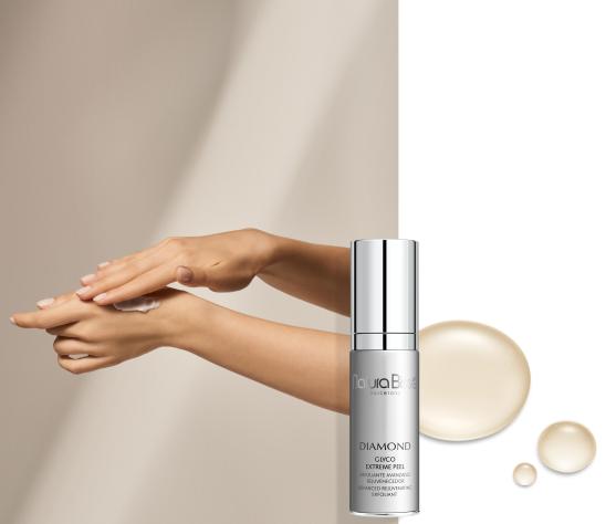 Collage featuring C+C Vitamin scrub, its texture with microgranules and hands applying scrub