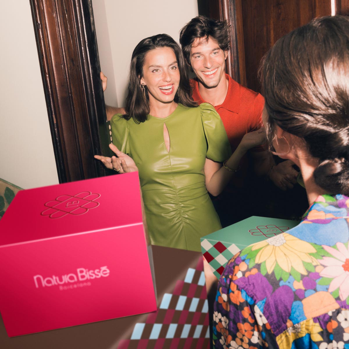 Celebración navideña con regalos de Natura Bissé