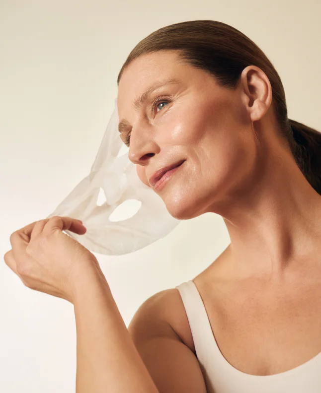 Model using the Essential Shock Intense Instant-Lift Mask