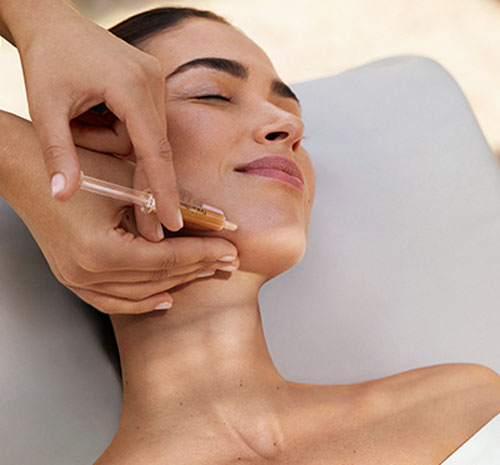 Neck And Décolleté: Professional Treatments - Natura Bissé